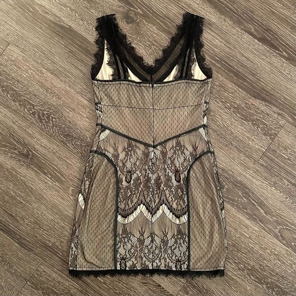 Ark & Co lace dress - Picture 9 of 9